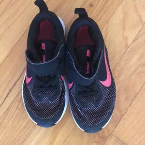 Black and pink Nikes sz 10.5